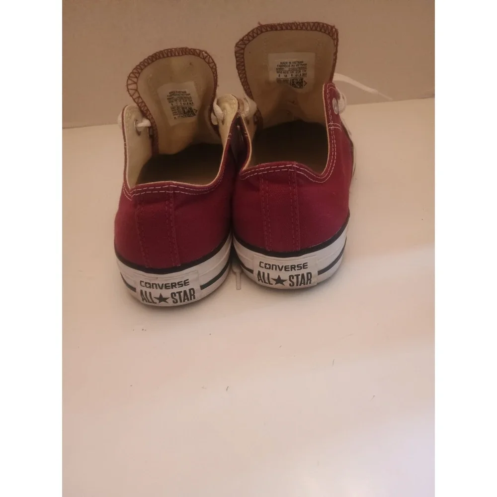 Unisex Red Converse Tennis Shoes Men's Size 8/Women's Size 10